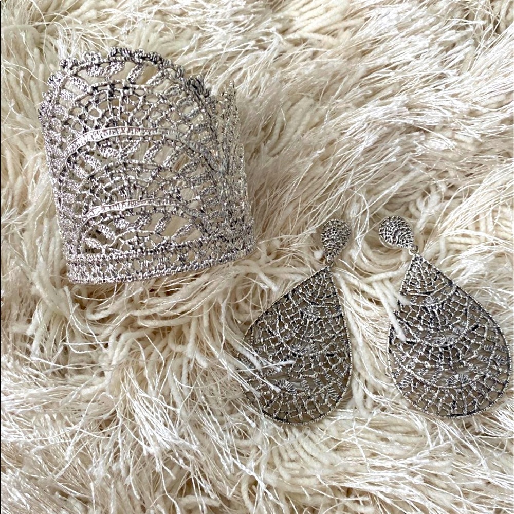 Stella & Dot Thea Lace Set